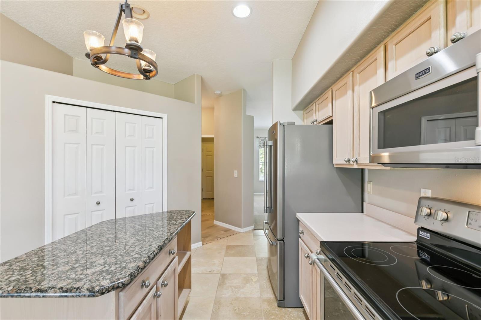237 Strathmore Cir Property Photo 18