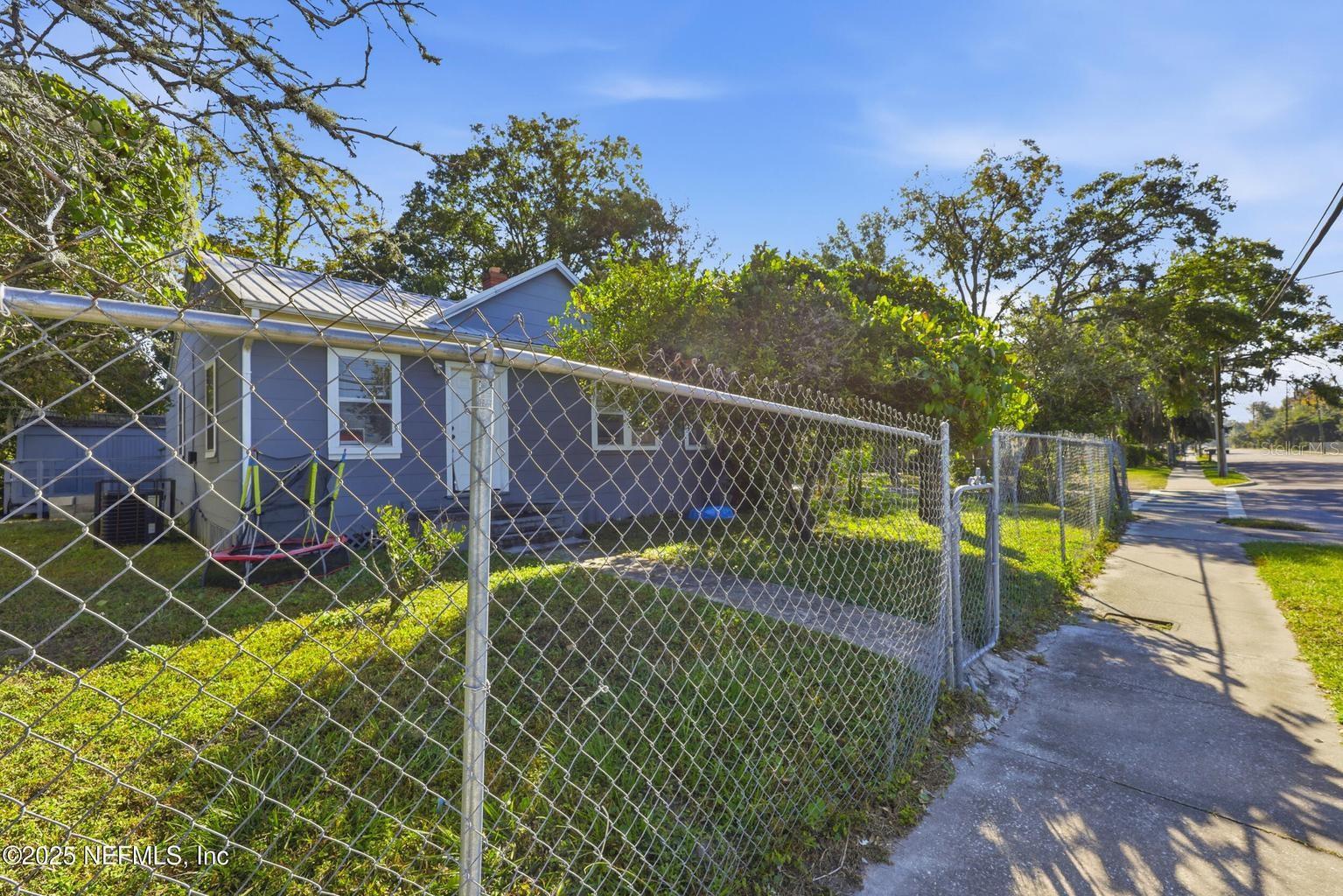 1305 Melson Ave Property Photo 24