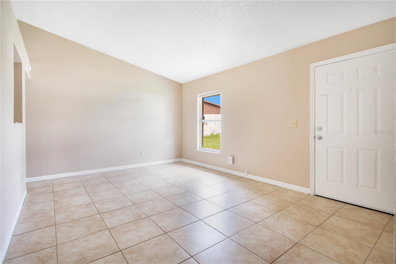 2610 Adela Ave Property Photo 3