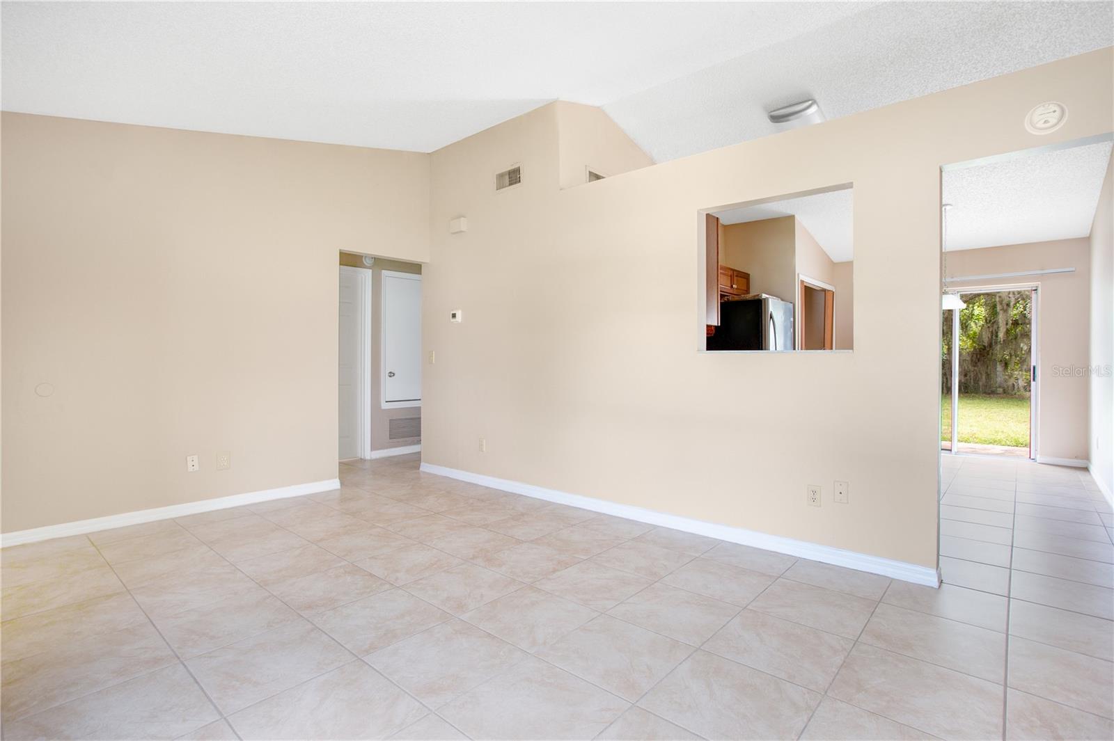 2610 Adela Ave Property Photo 4