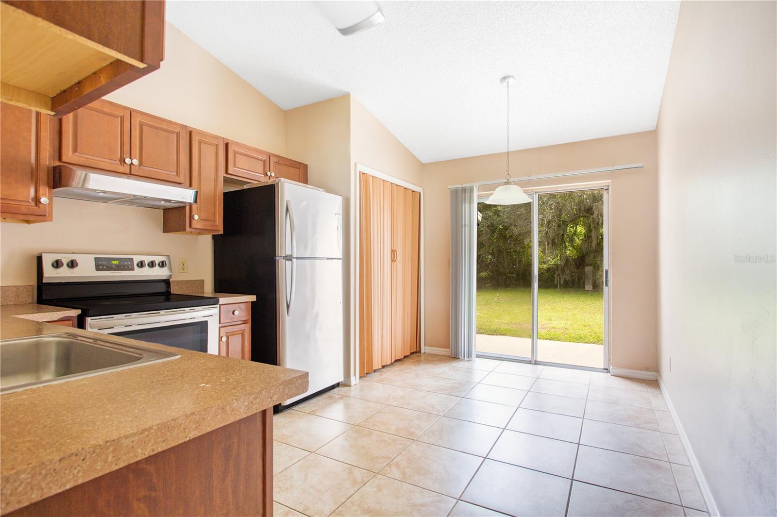 2610 Adela Ave Property Photo 6