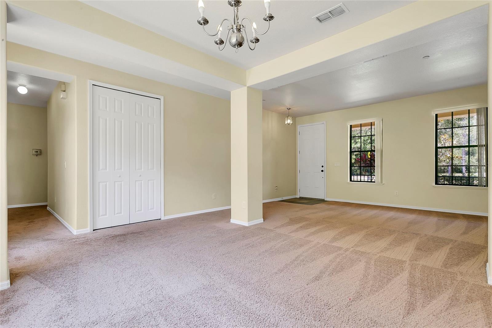 10102 Caroline Park Dr Property Photo 3