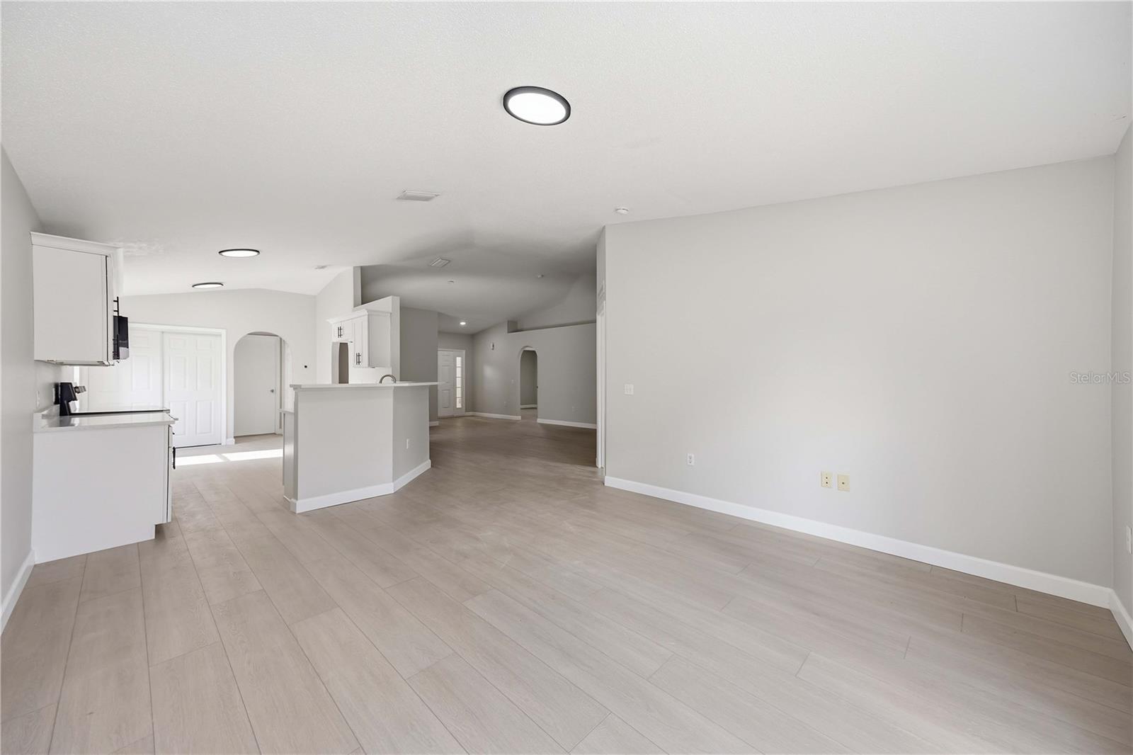 3947 Warbler Dr Property Photo 6