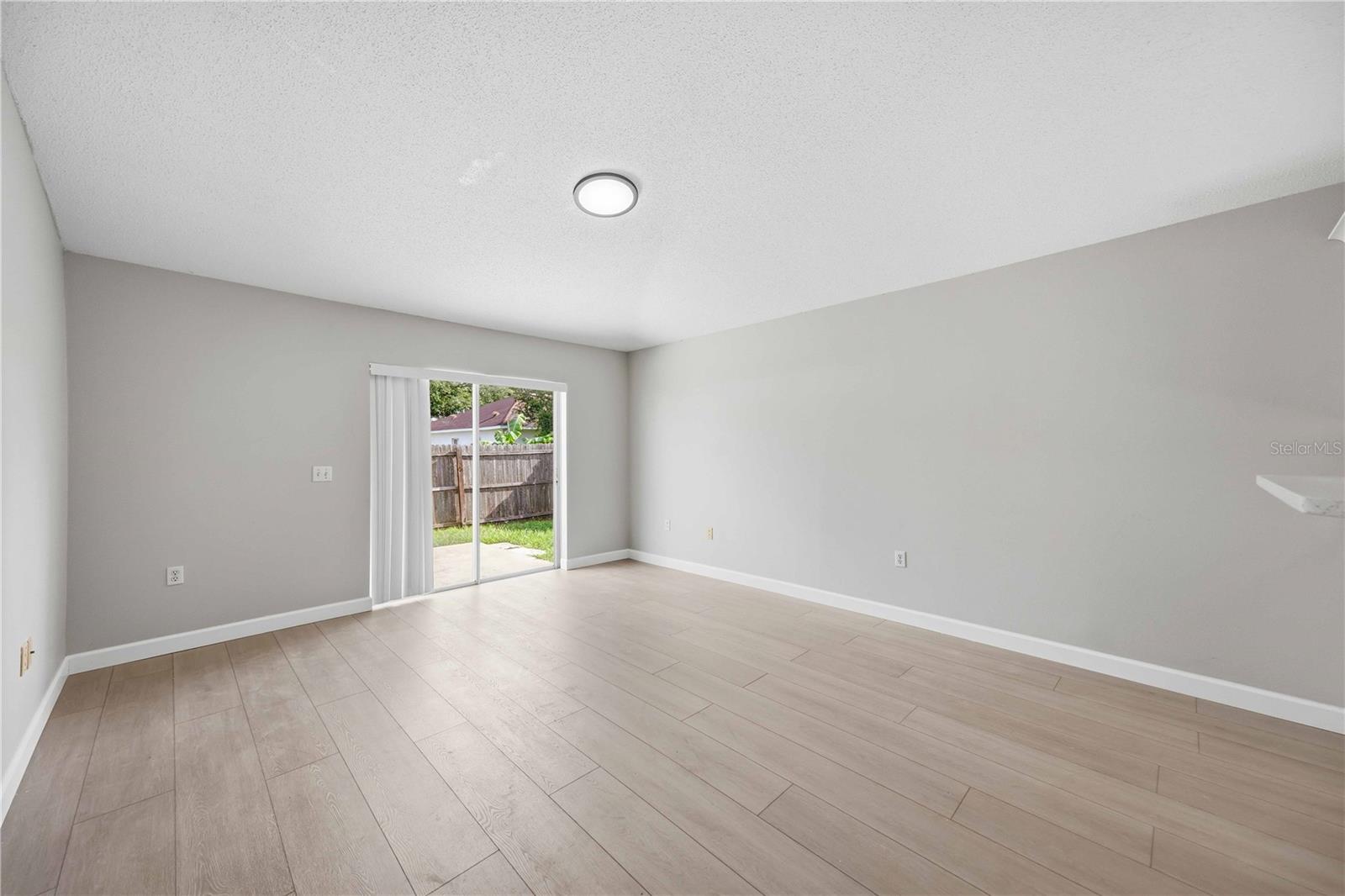 3947 Warbler Dr Property Photo 10