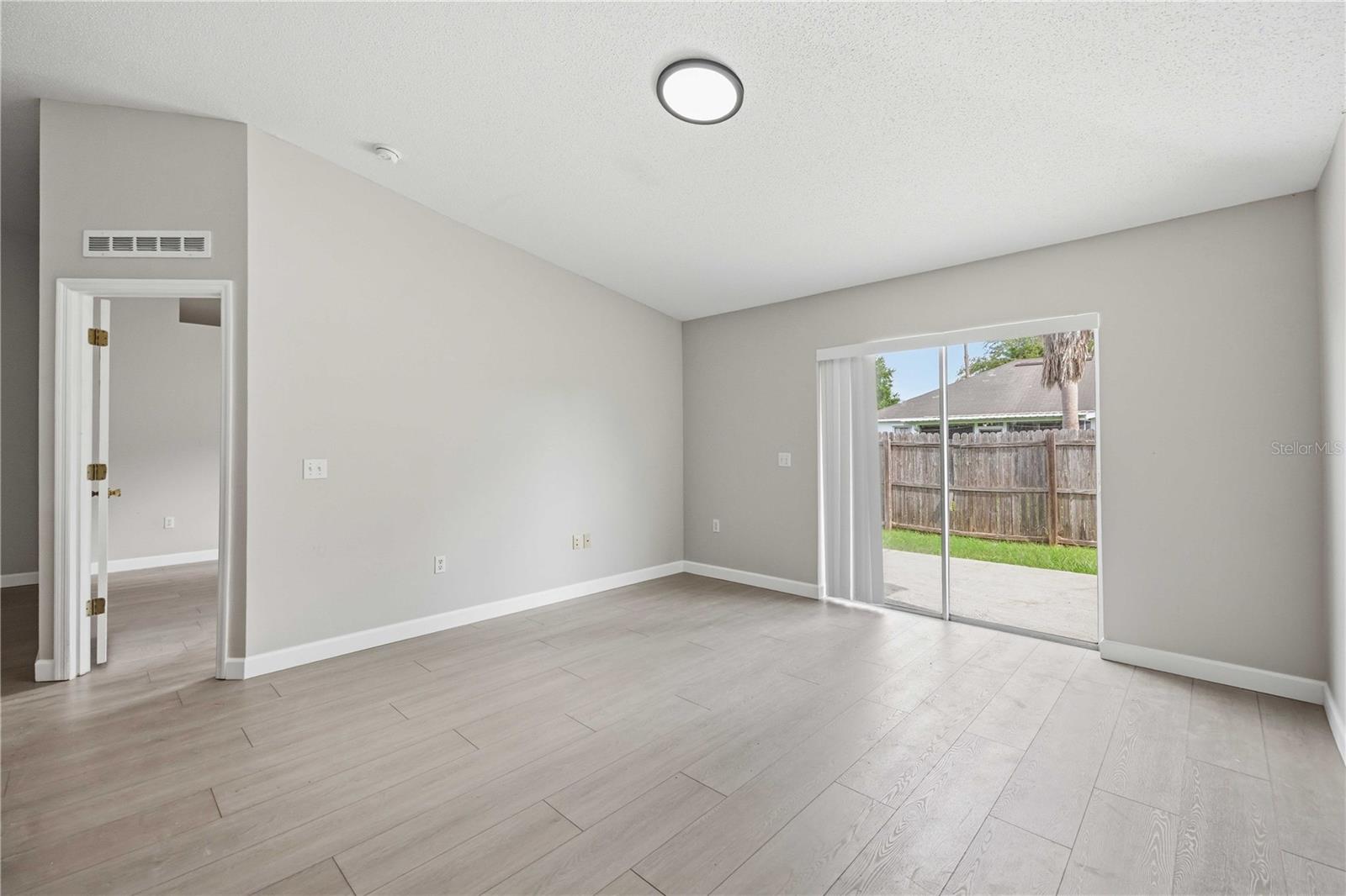 3947 Warbler Dr Property Photo 11