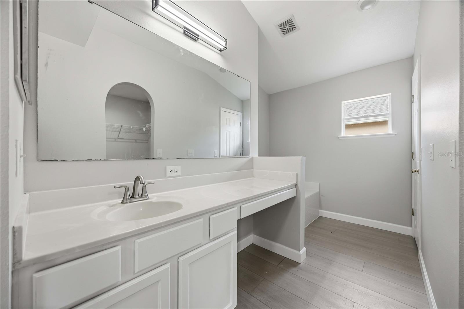3947 Warbler Dr Property Photo 15