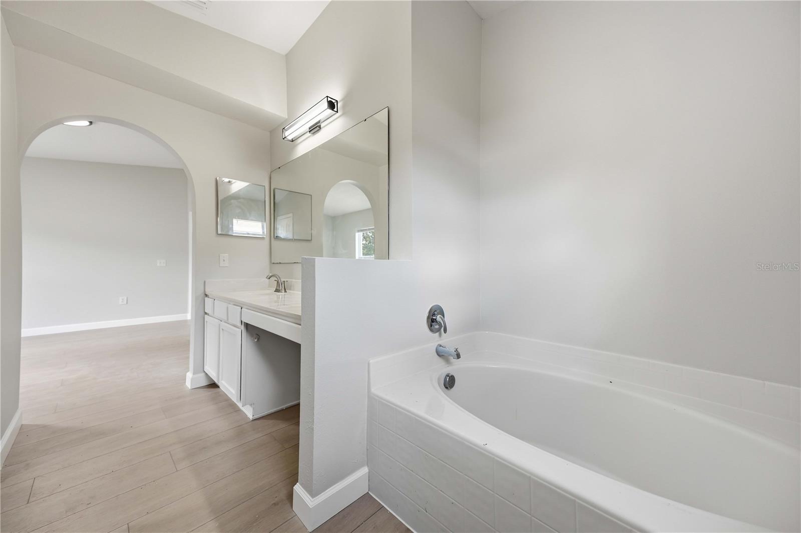 3947 Warbler Dr Property Photo 16