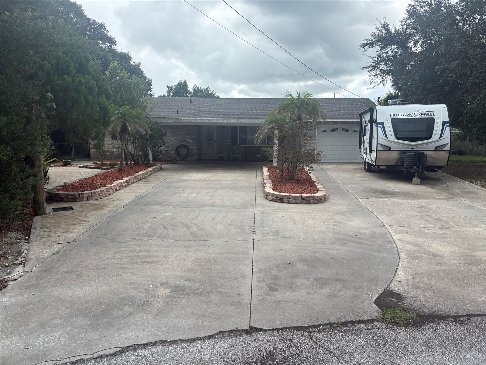 3690 Dale Ct Property Photo 2