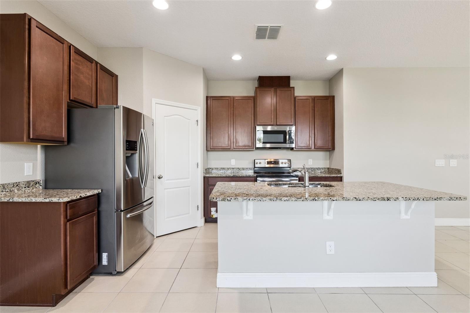 3719 Crawley Down Loop Property Photo 13
