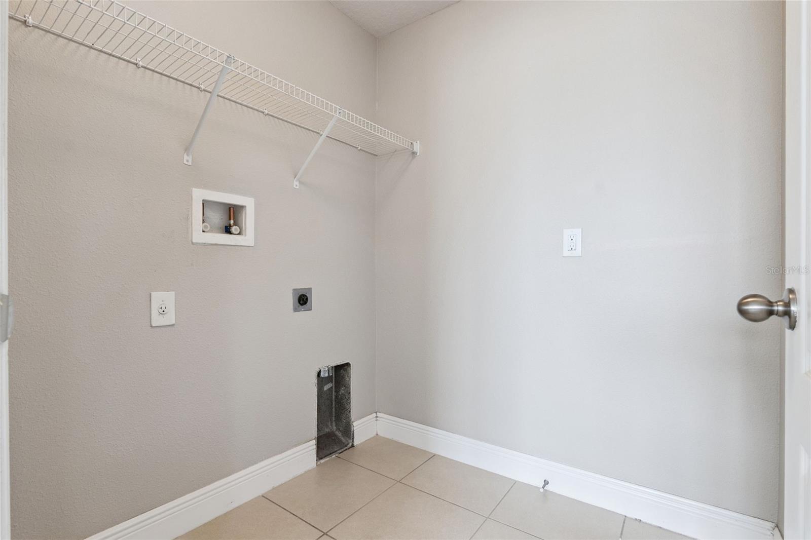 3719 Crawley Down Loop Property Photo 29