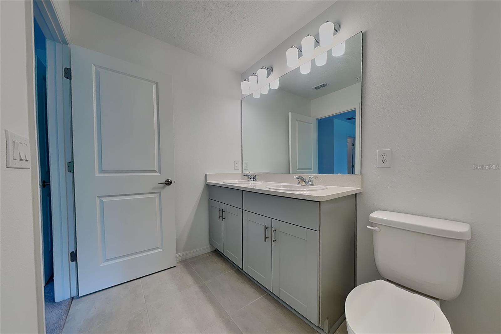4830 Revolutionary Way Property Photo 6