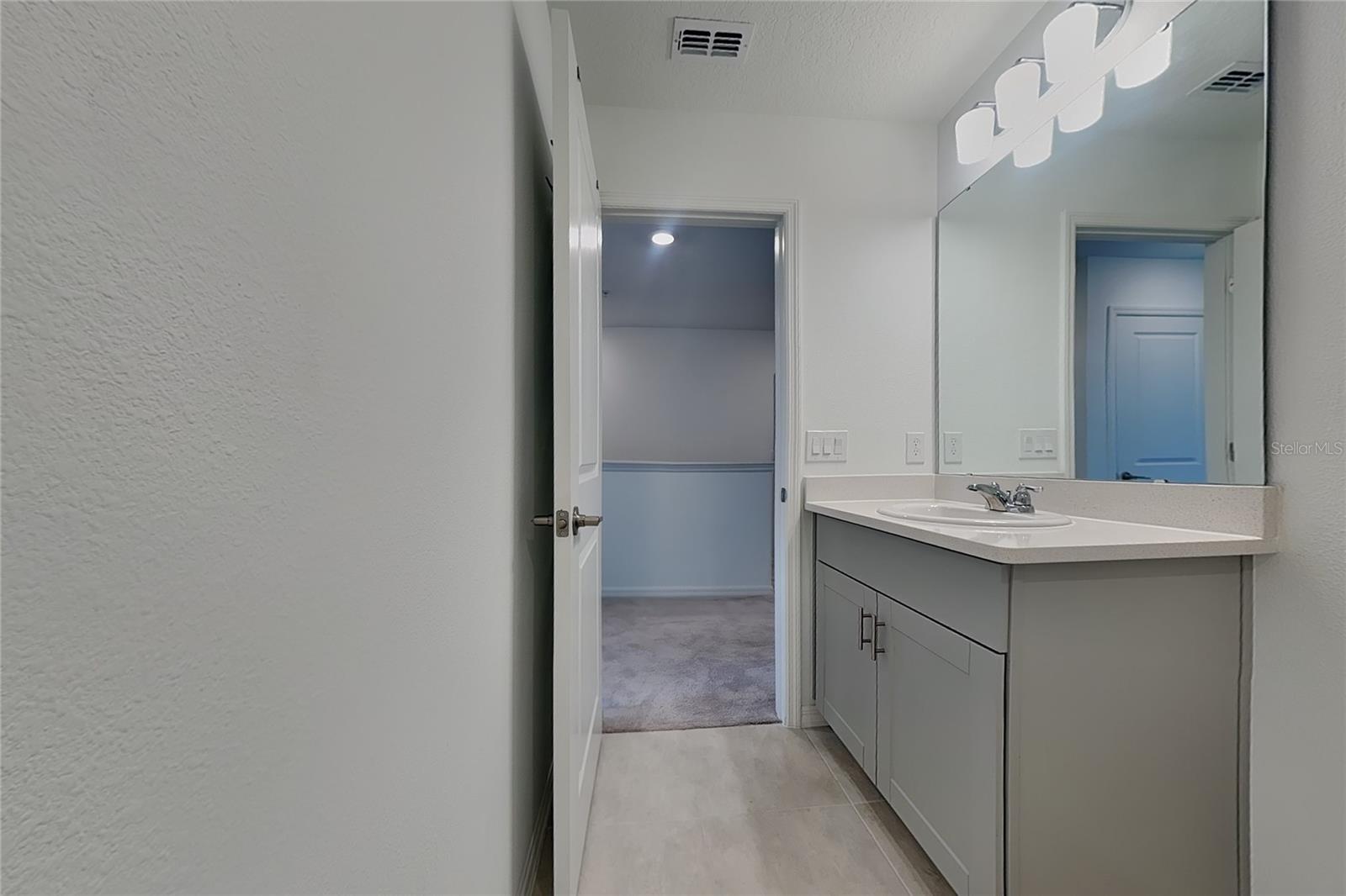 4830 Revolutionary Way Property Photo 10