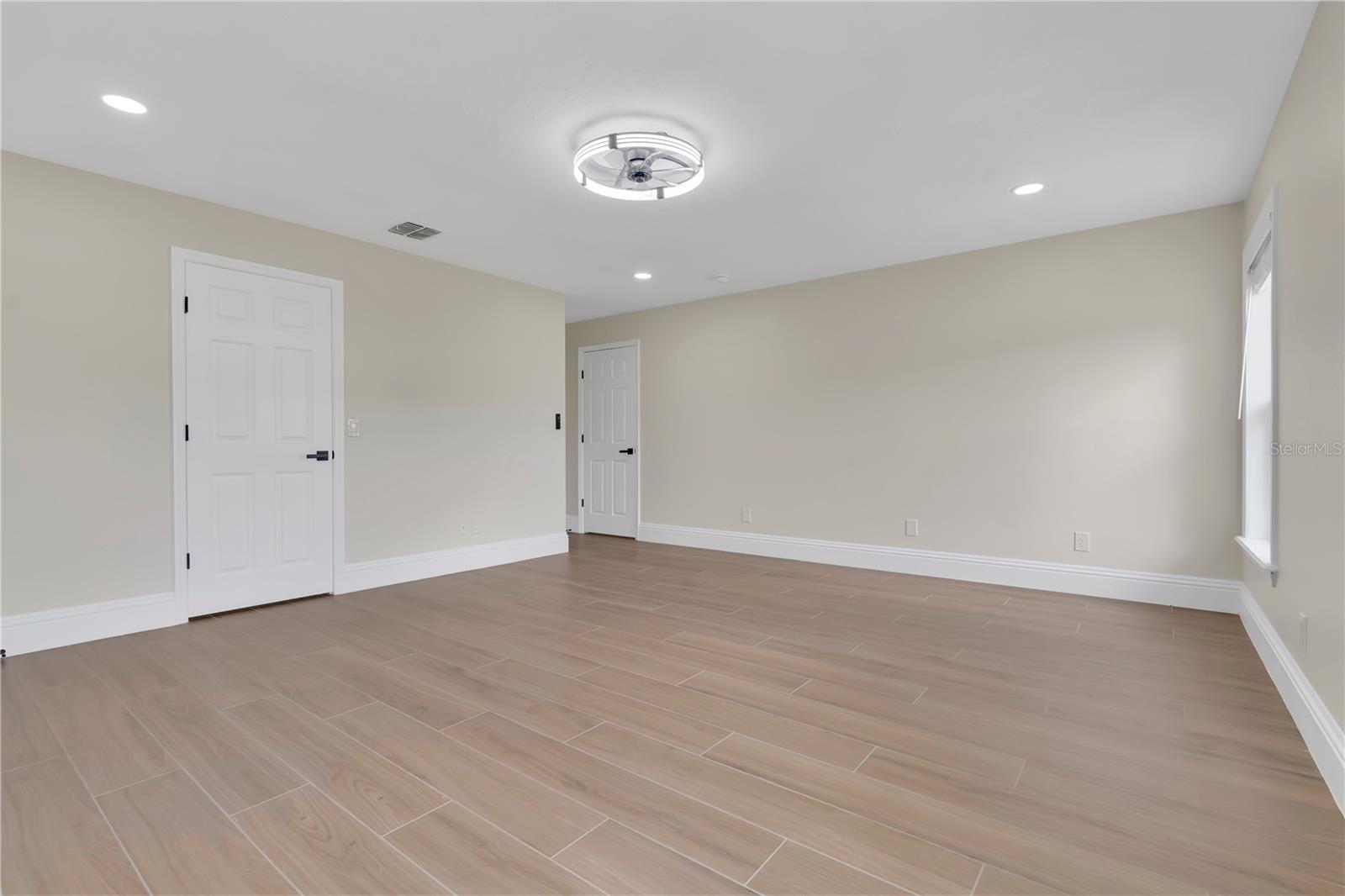 531 Flower Fields Ln Property Photo 12