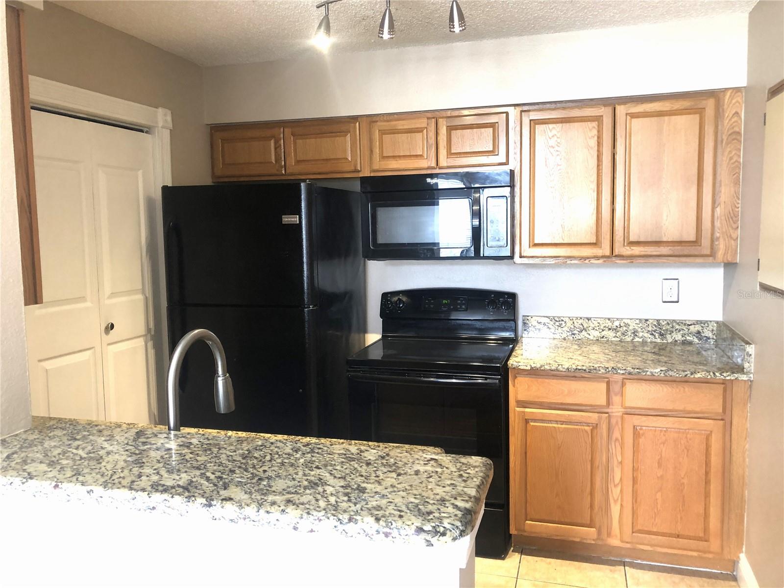 1057 S Hiawassee Rd #1924 Property Photo 4