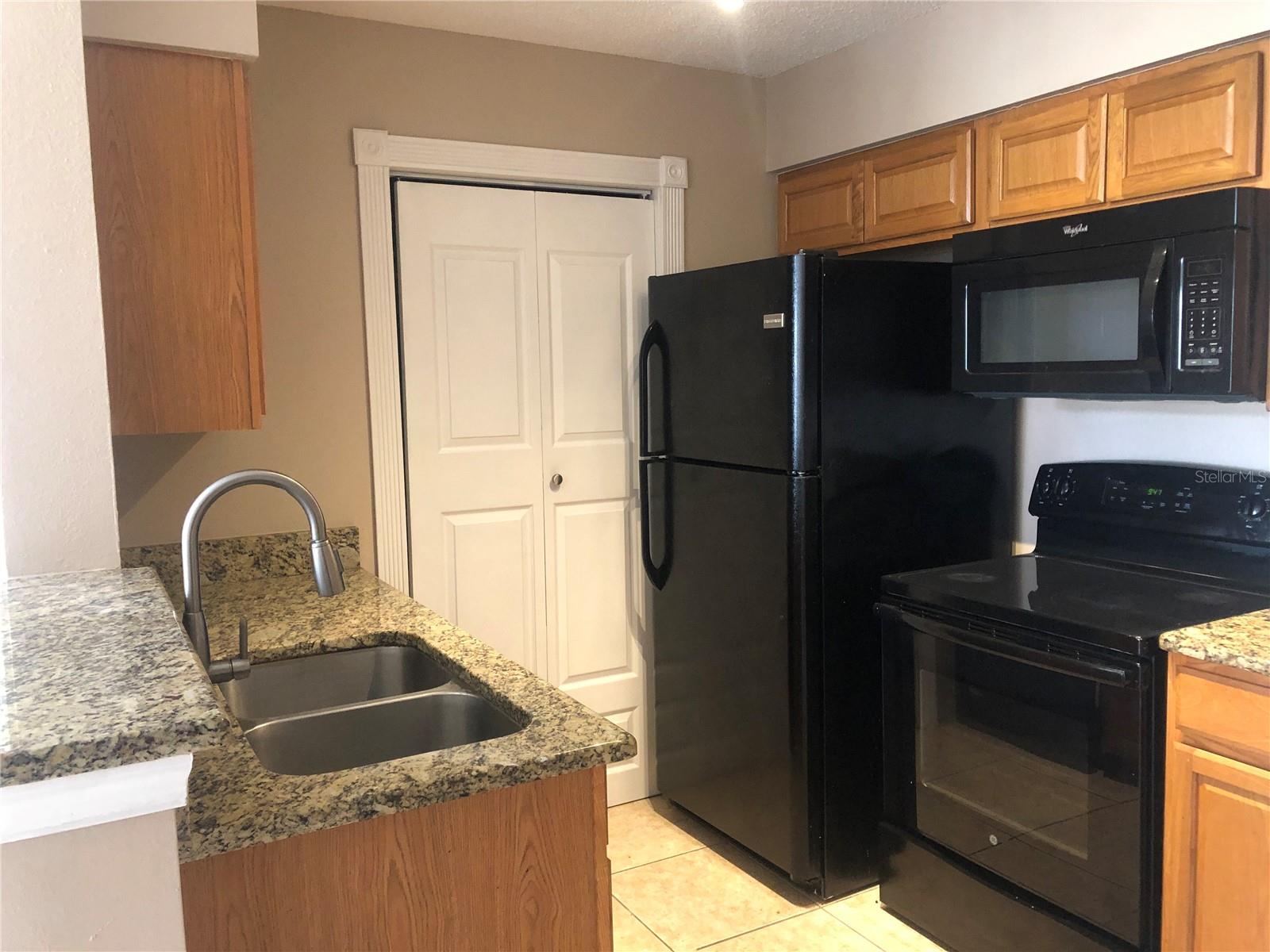 1057 S Hiawassee Rd #1924 Property Photo 5