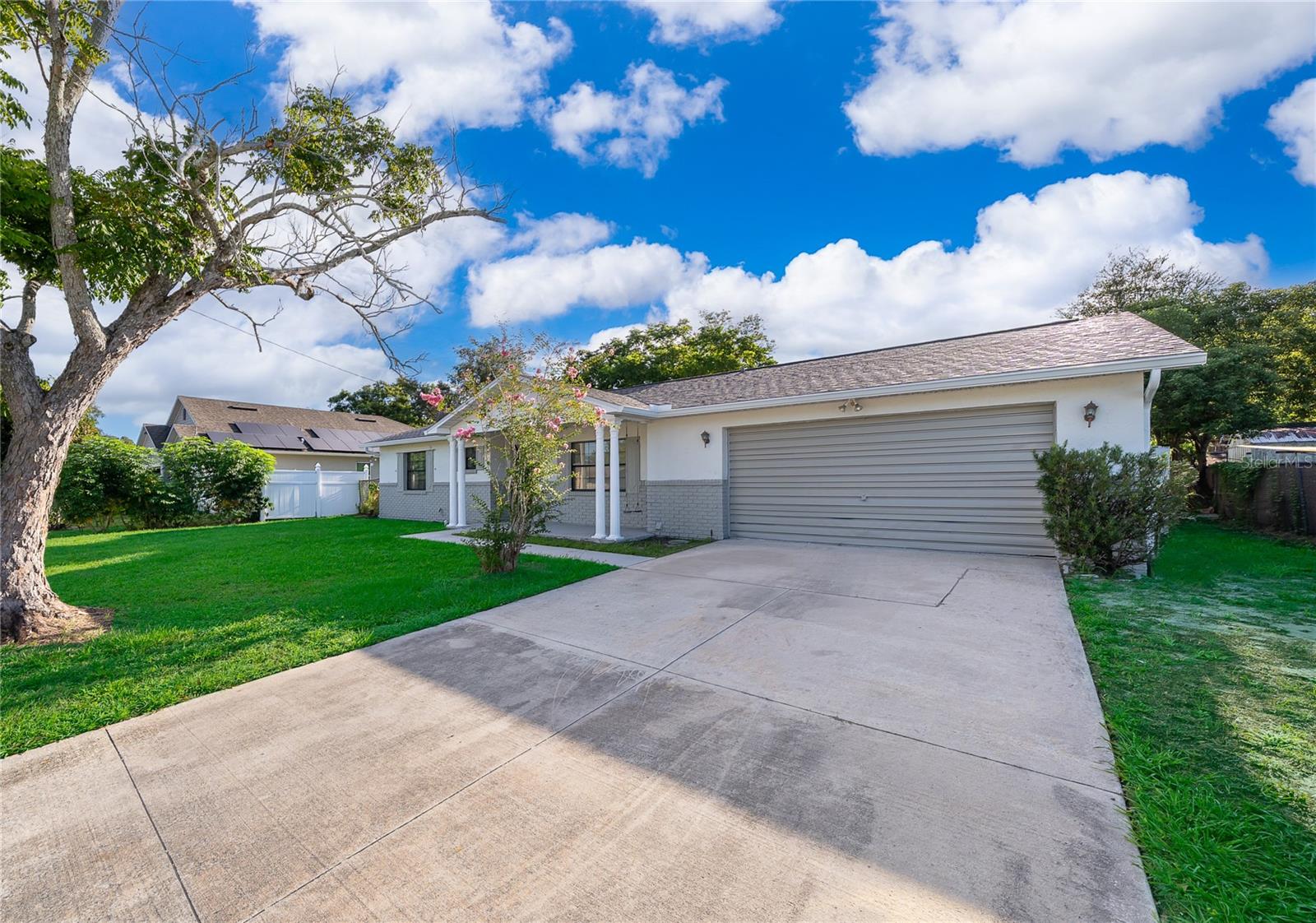 2049 N NORMANDY BLVD Property Photo 1