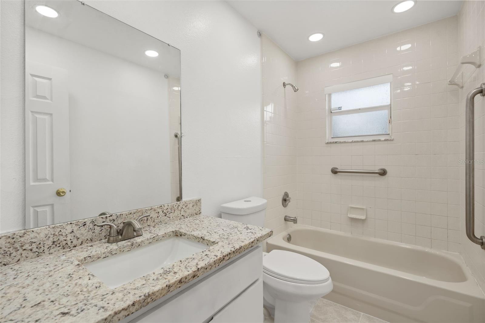 605 Tamarin Ln Property Photo 8