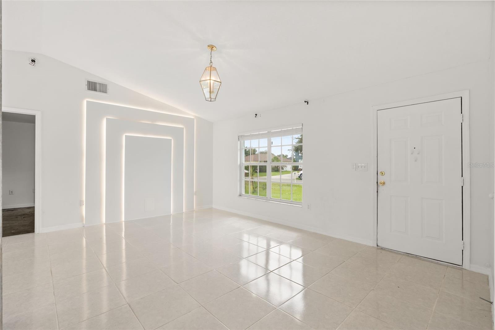 605 Tamarin Ln Property Photo 13