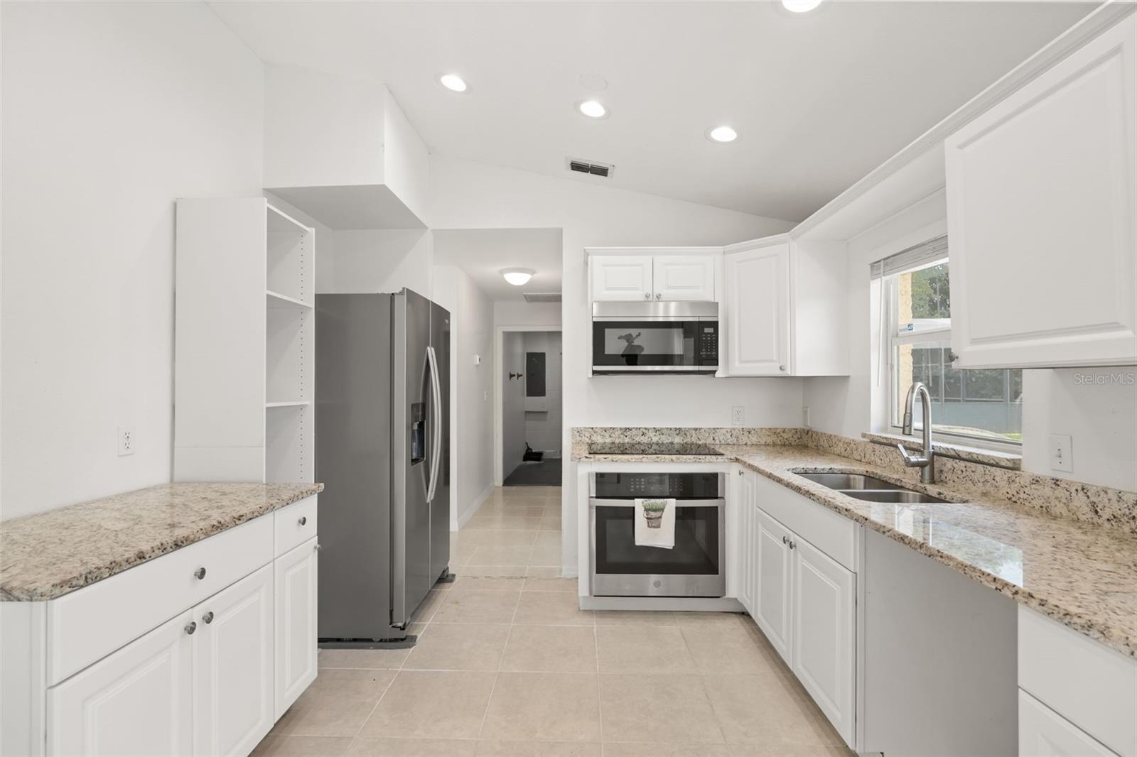 605 Tamarin Ln Property Photo 15