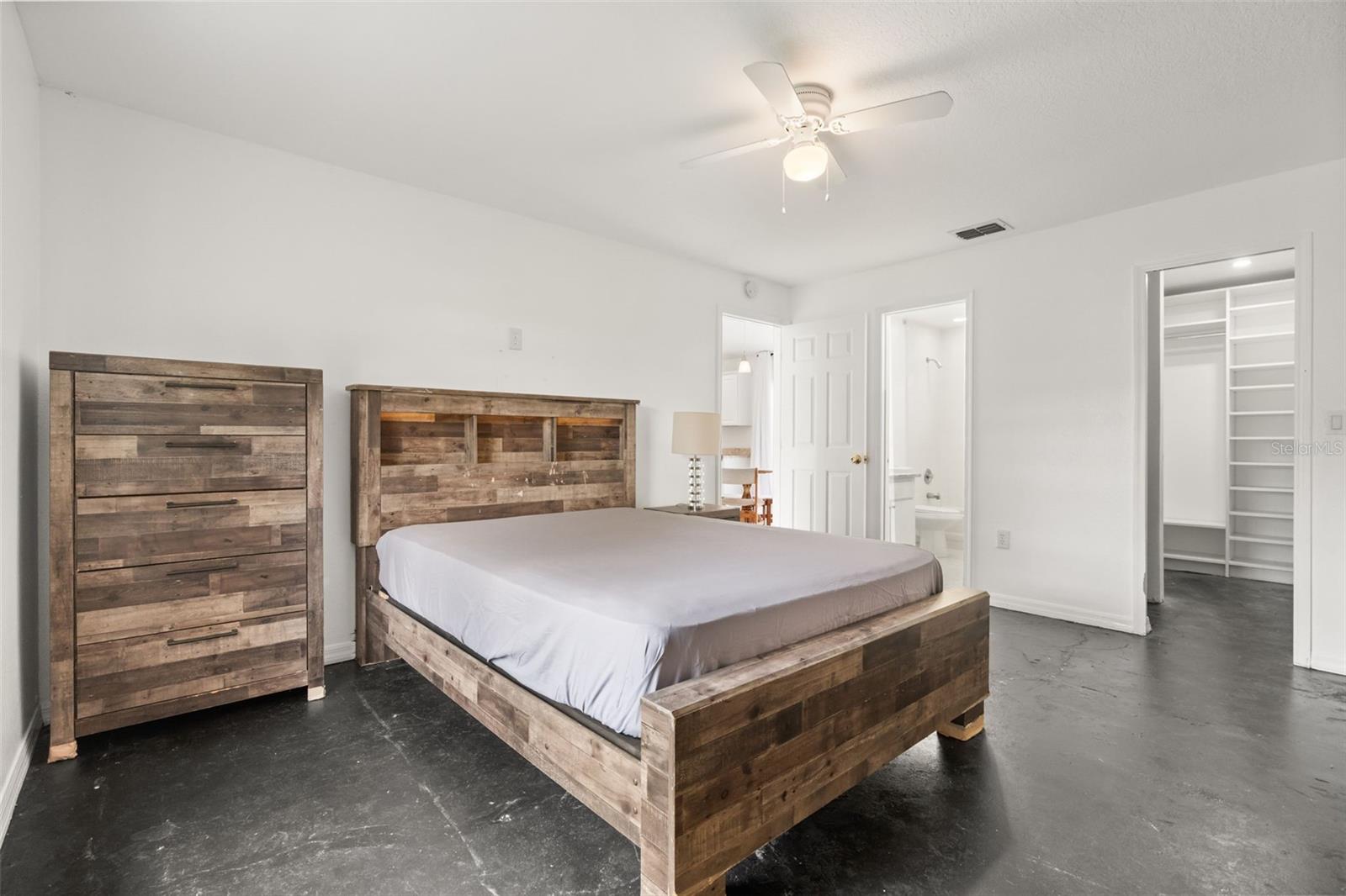605 Tamarin Ln Property Photo 21