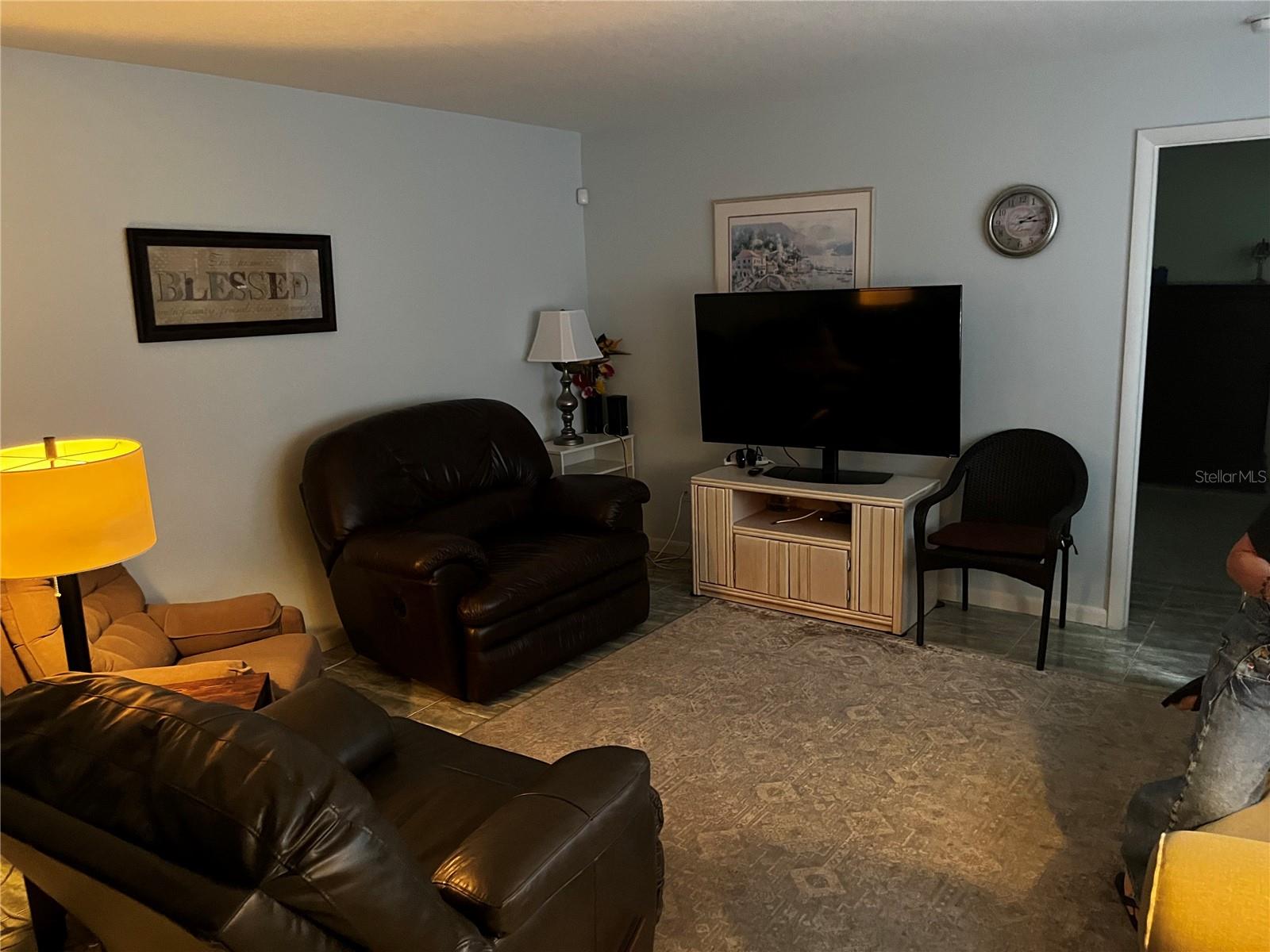 109 Windtree Ln #n Property Photo 9