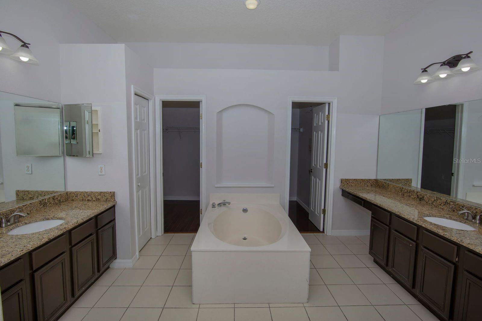 664 Cedar Forest Cir Property Photo 23