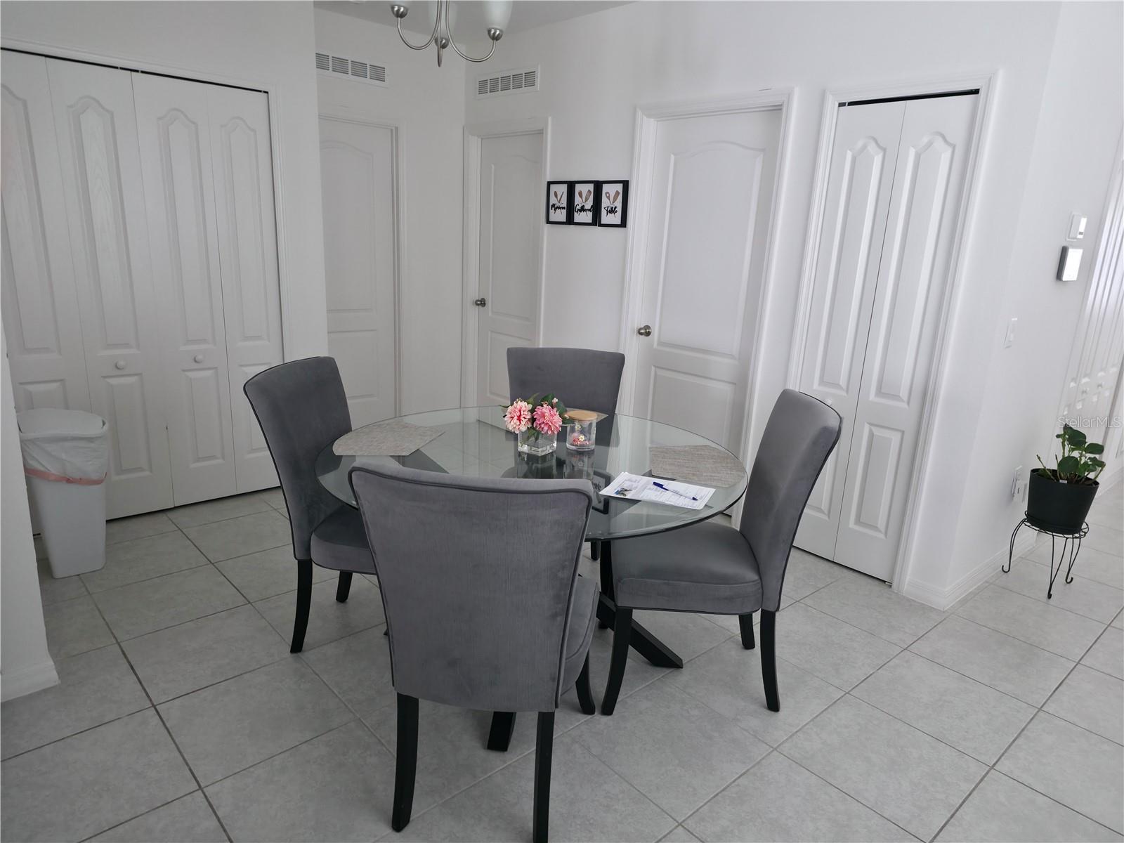 4304 Desert Rose Ave Property Photo 4