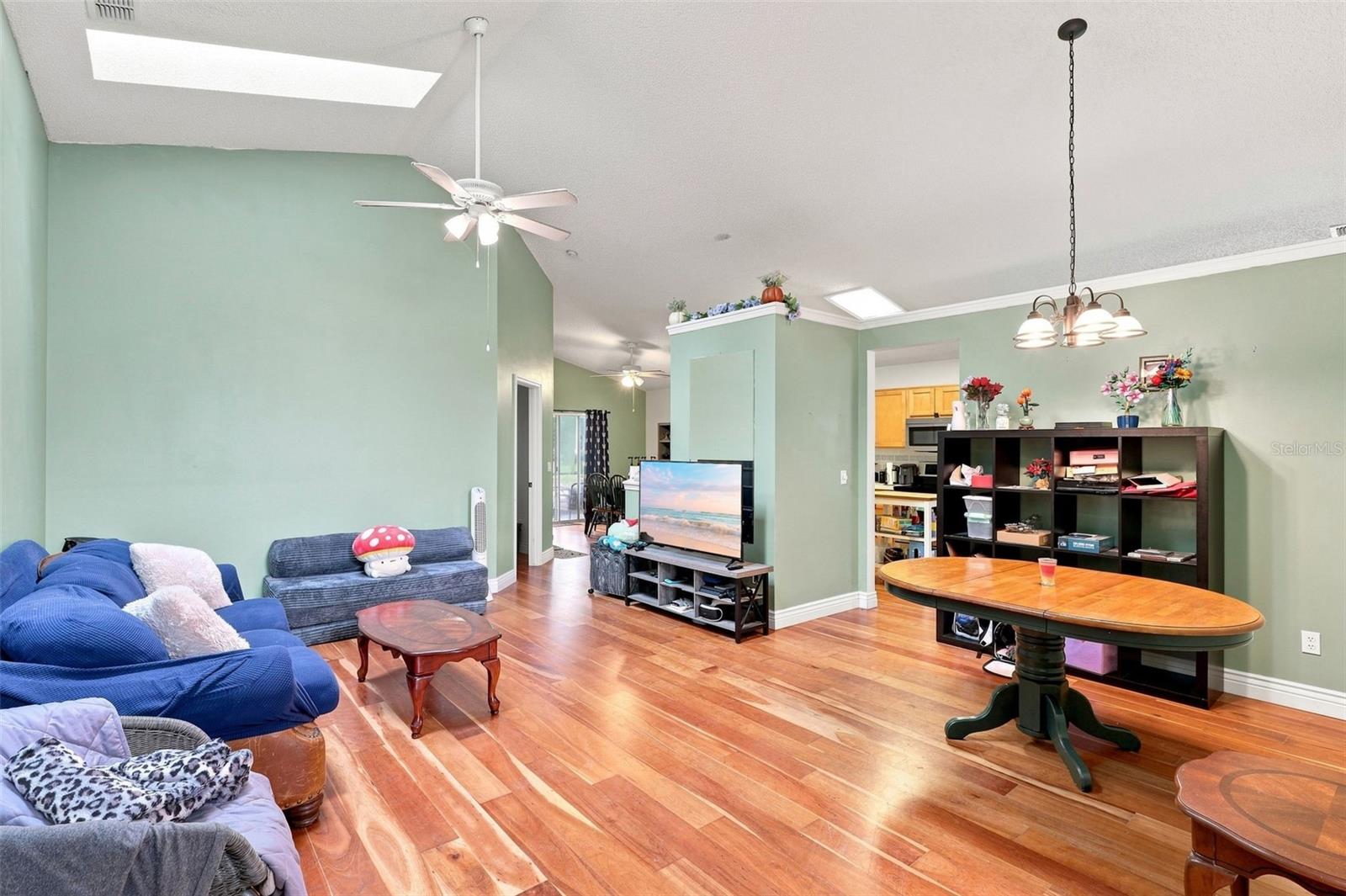 13637 Emeraldview Dr Property Photo 4
