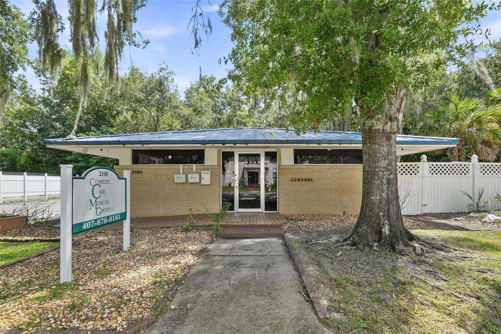 2105 S PARK AVE Property Photo 1