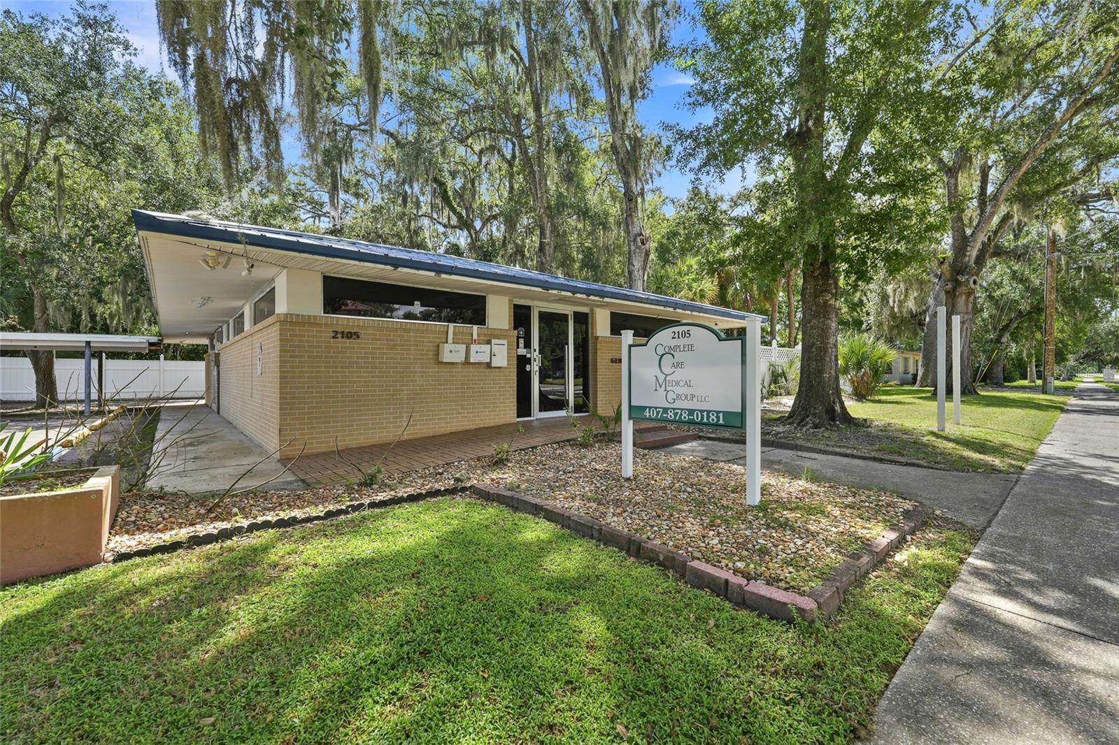 2105 S Park Ave Property Photo 2