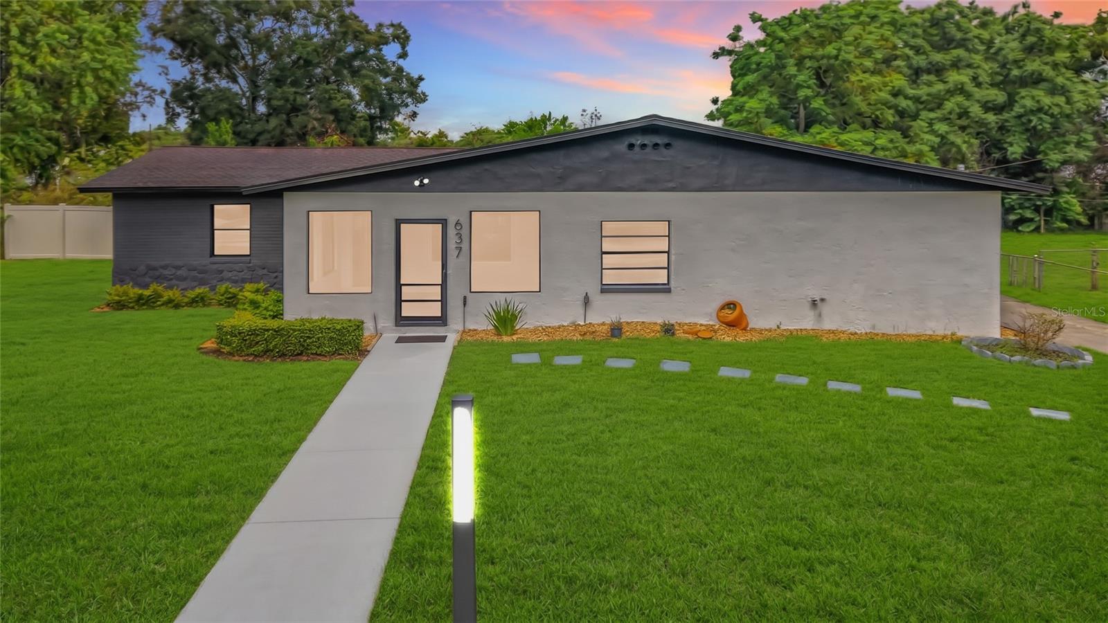637 Pasadena Ave Property Photo 1