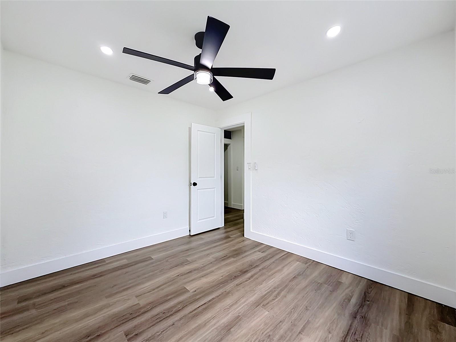 637 Pasadena Ave Property Photo 33