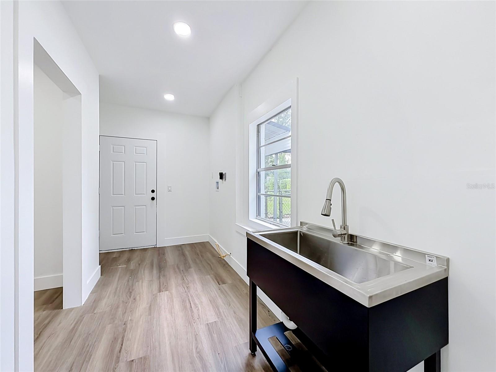637 Pasadena Ave Property Photo 57