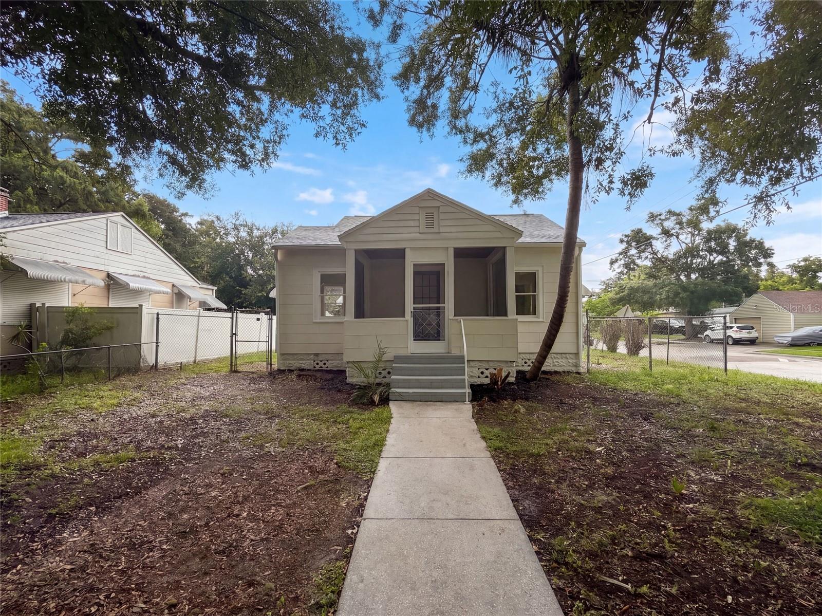 1901 20th Ave N Property Photo 1