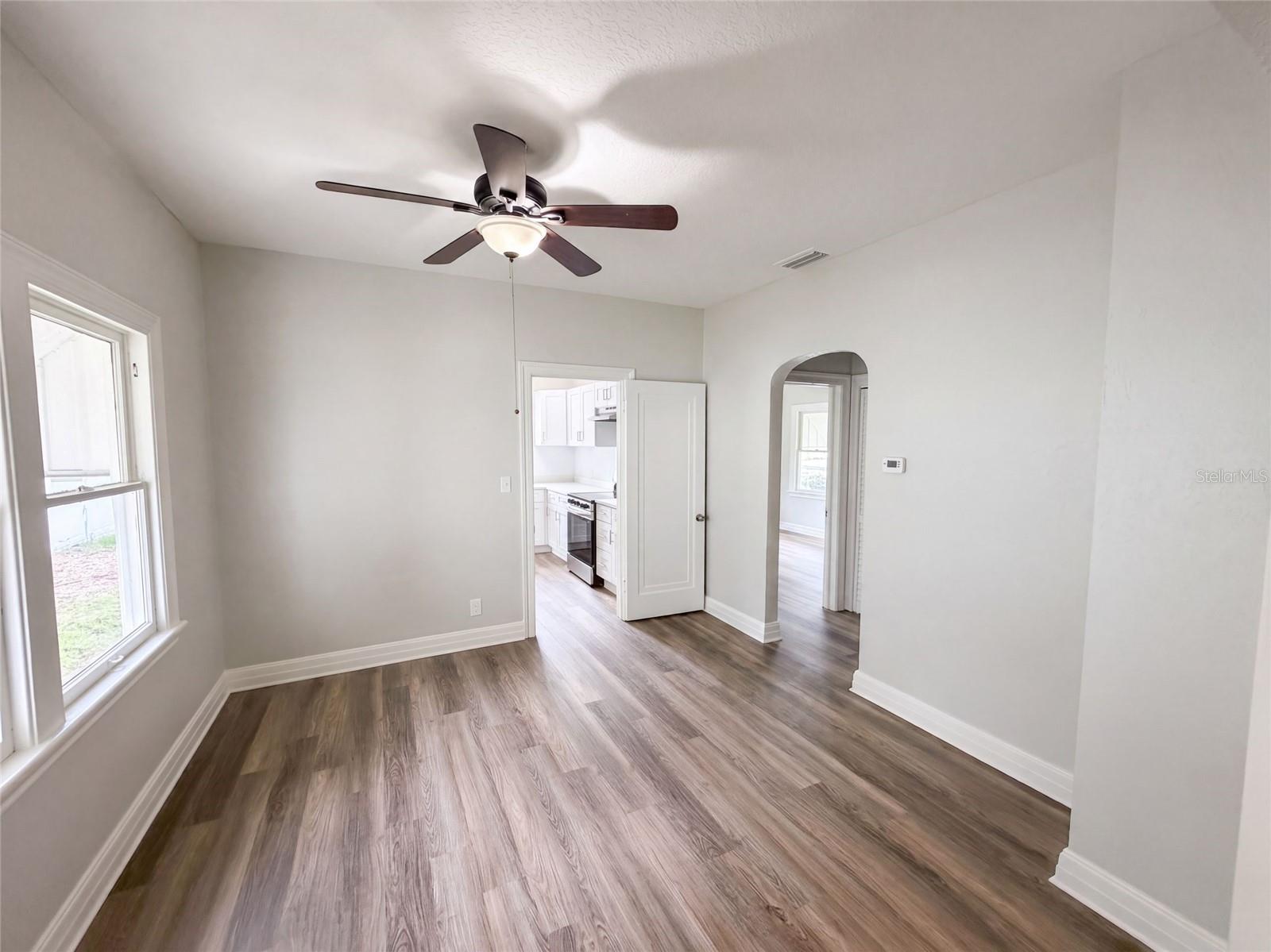 1901 20th Ave N Property Photo 3