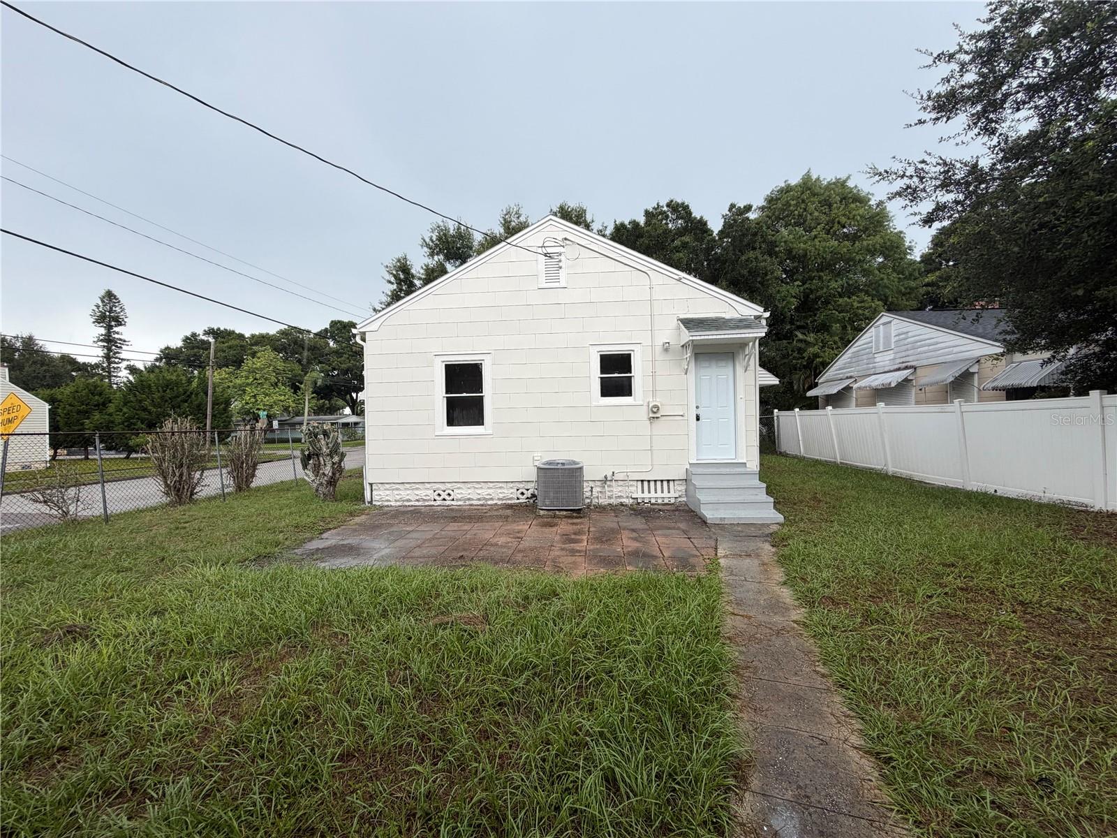 1901 20th Ave N Property Photo 5