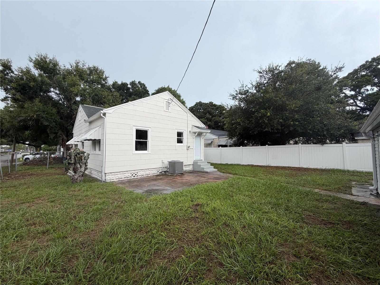 1901 20th Ave N Property Photo 16