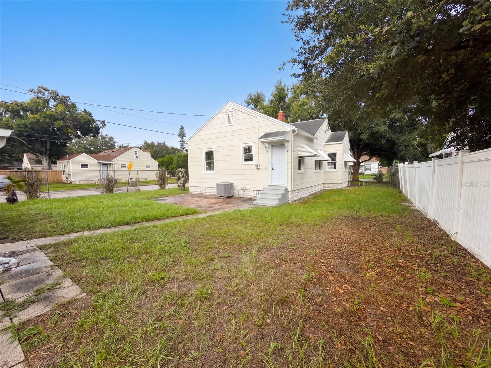 1901 20th Ave N Property Photo 17