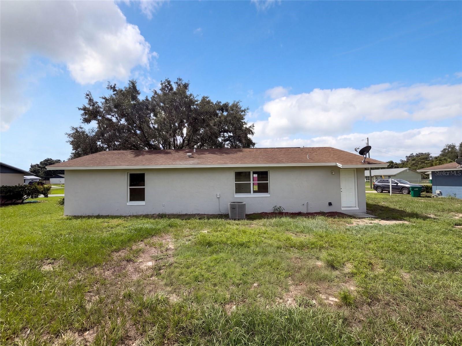 1262 Padgett Cir Property Photo 5