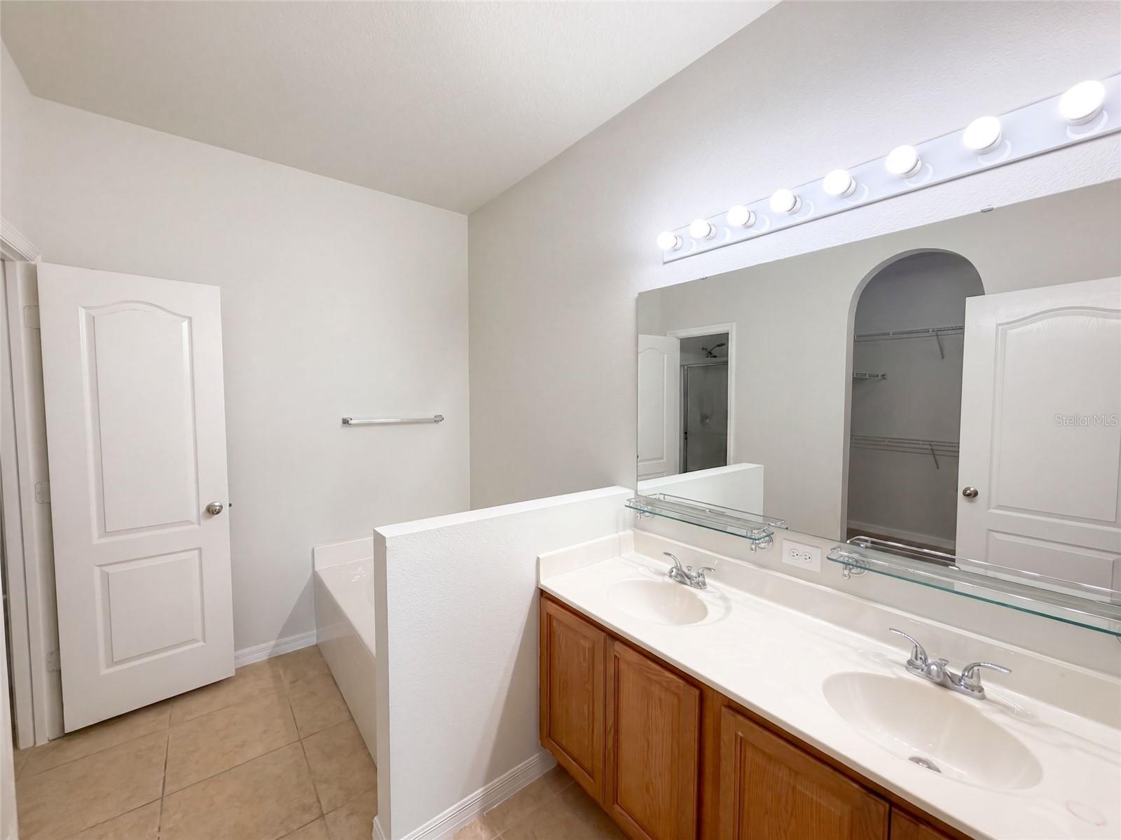 419 Hammerstone Ave Property Photo 11