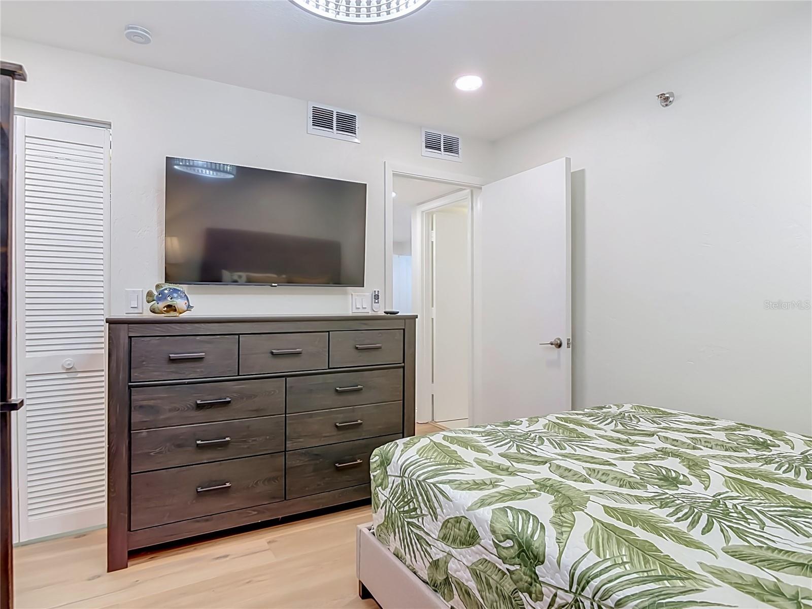1051 Ocean Shore Blvd #904 Property Photo 24