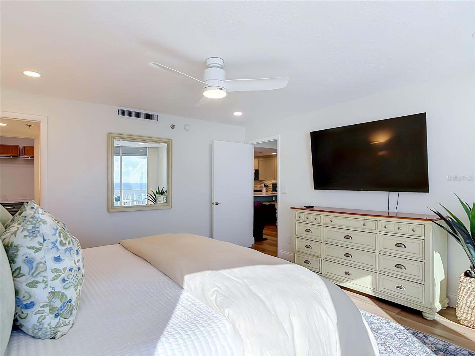 1051 Ocean Shore Blvd #904 Property Photo 32