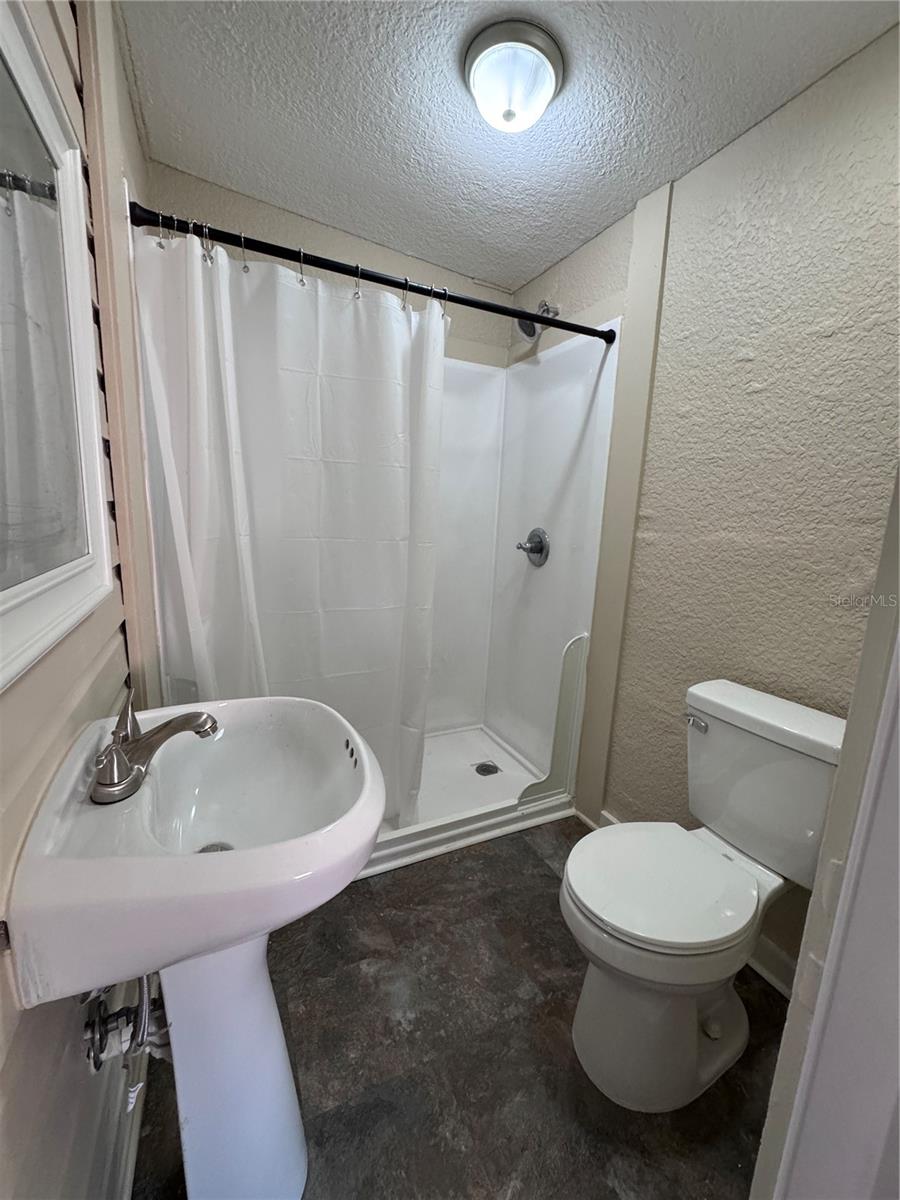 114 Ne Tuscawilla Ave Property Photo 4