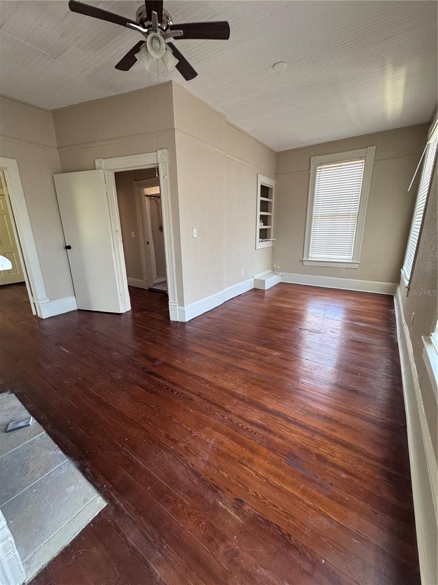 114 Ne Tuscawilla Ave Property Photo 8
