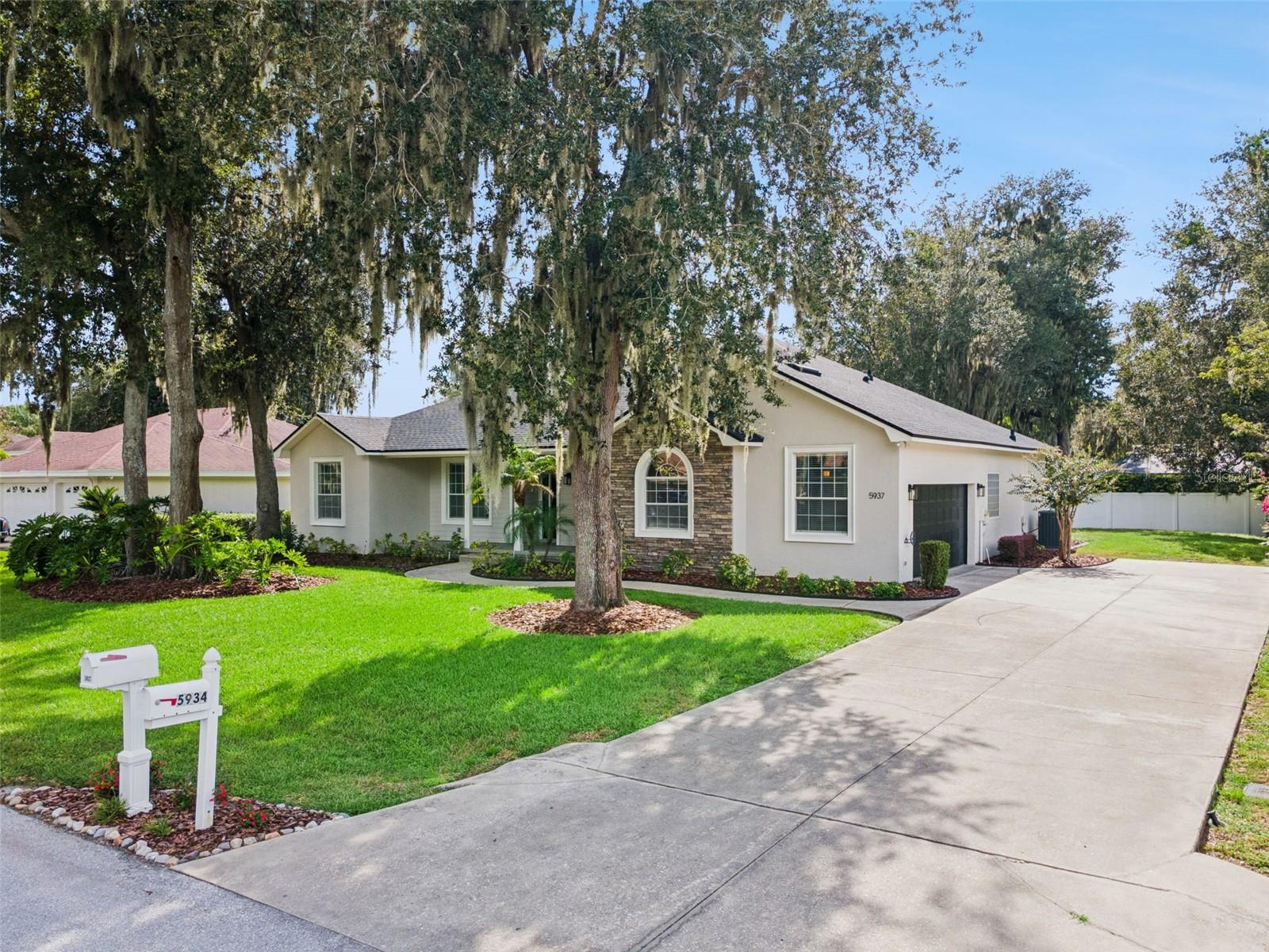 5937 Trophy Loop Property Photo 2