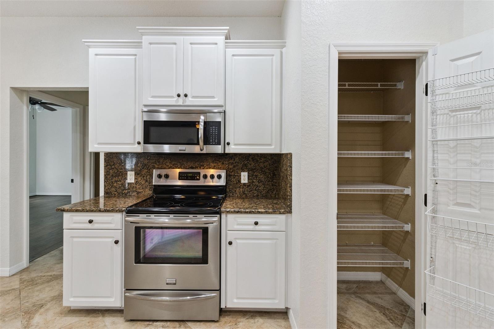 5937 Trophy Loop Property Photo 11