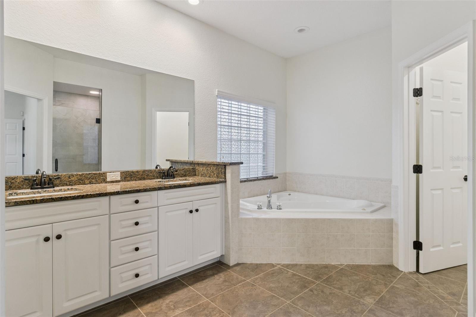 5937 Trophy Loop Property Photo 26