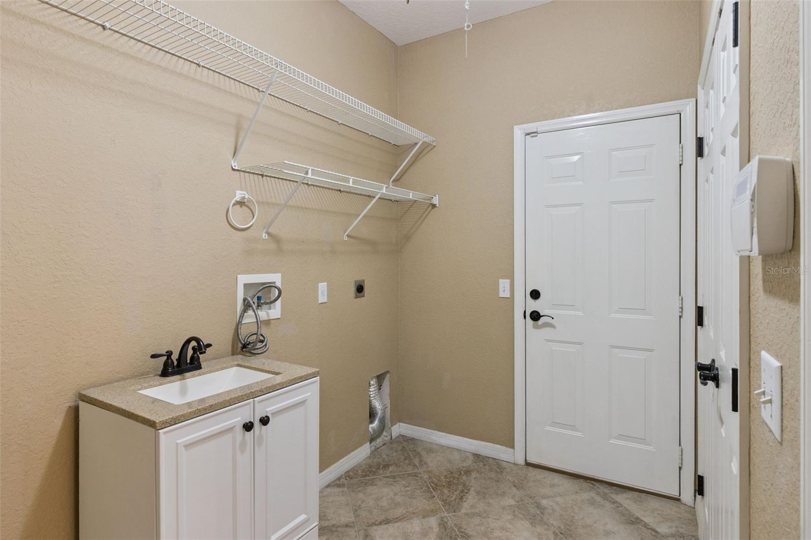 5937 Trophy Loop Property Photo 38