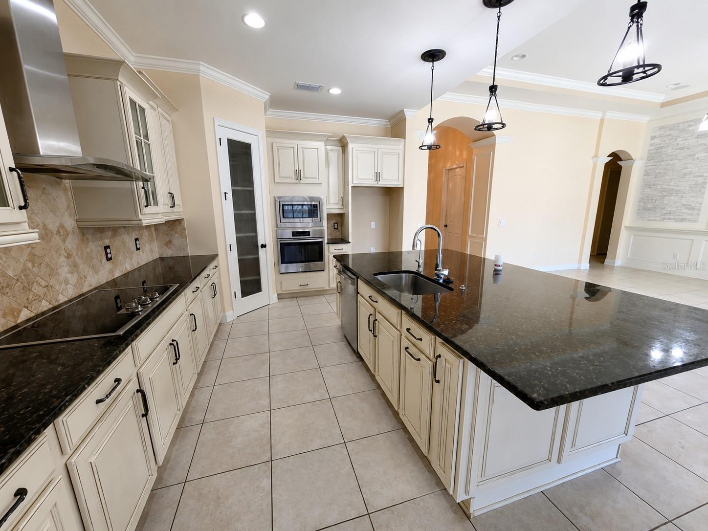 10911 Charmwood Dr Property Photo 2
