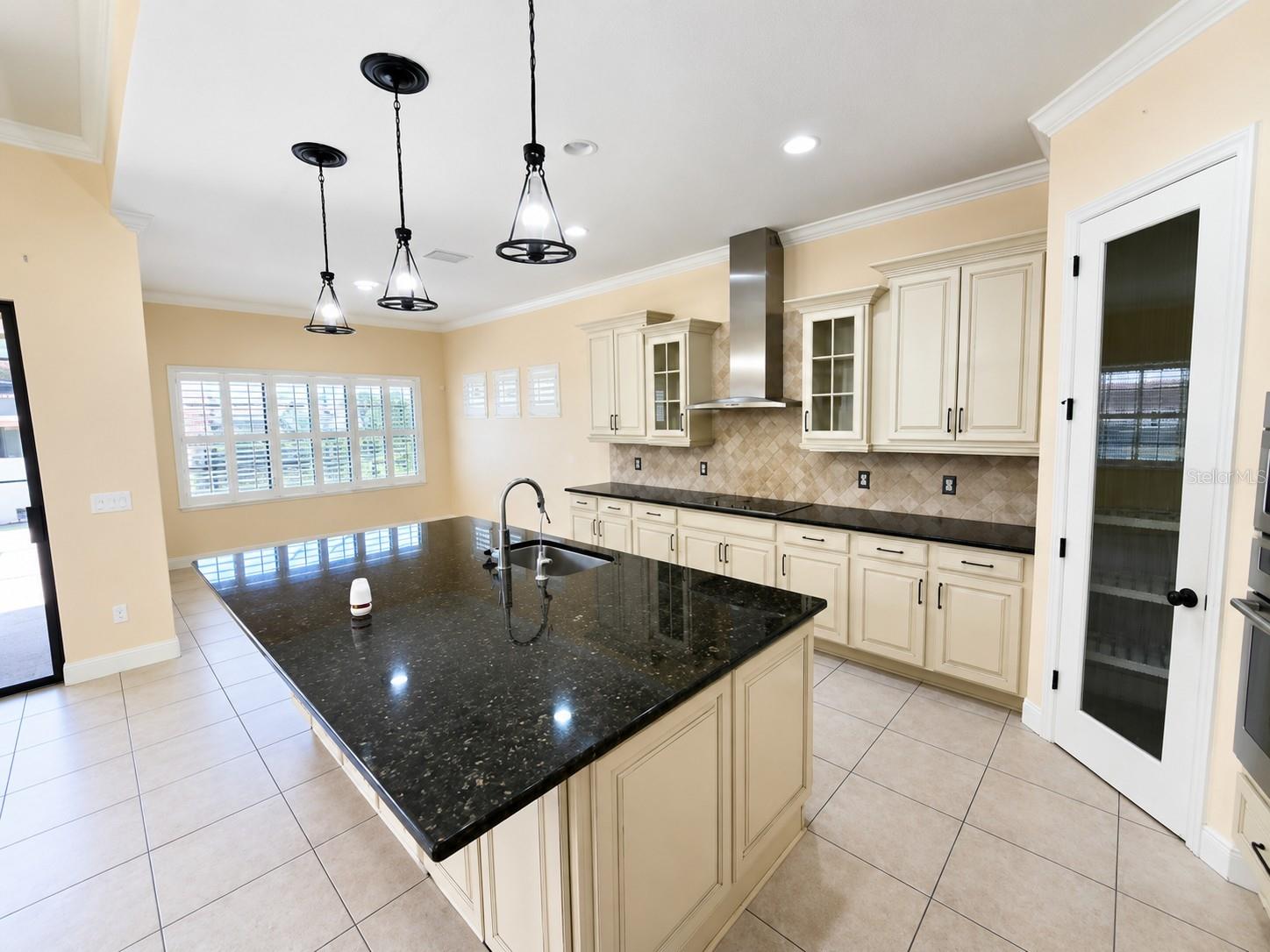 10911 Charmwood Dr Property Photo 3